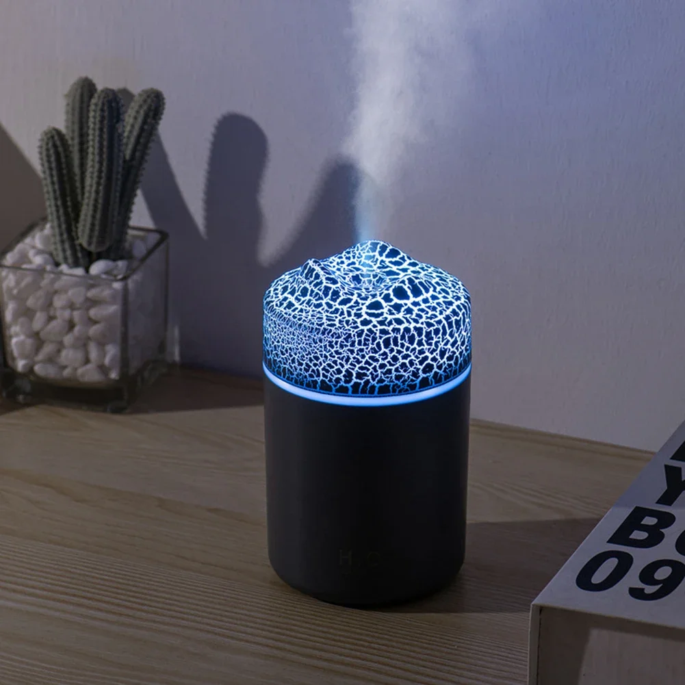 

300ml Capacity Humidifier Machine Air Hydration 130*78*78mm Car Humidifier Easy To Clean Light Changing Feature