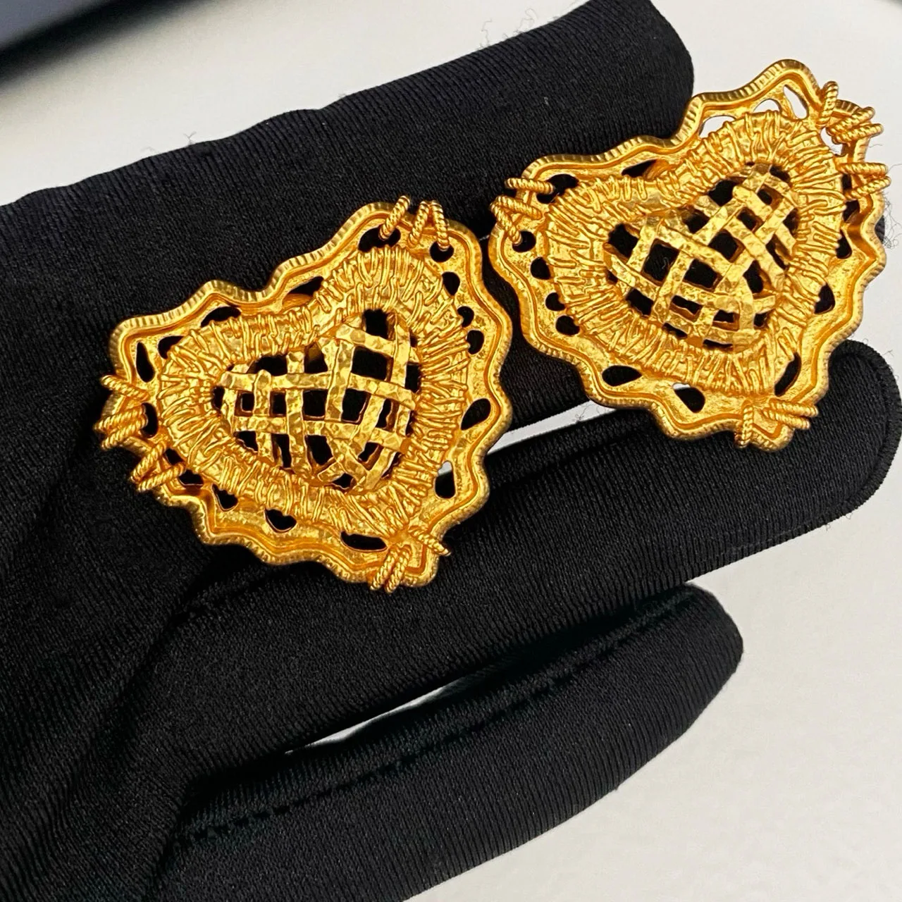 New Jewelry & Accessories  Sweet Romance Style Lace Carved Hollow Heart Ear Clip Earrings For Women's Parties & Gifts