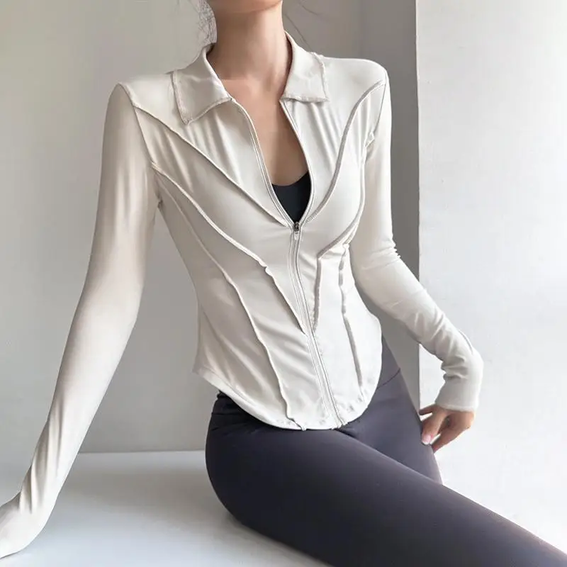 レディース ヨガ フィットネス ランニング ジャケット 襟付きステッチデザイン スポーツトップ 通気性ナイロン UPF+ 日焼け防止 取り外し可能なフード