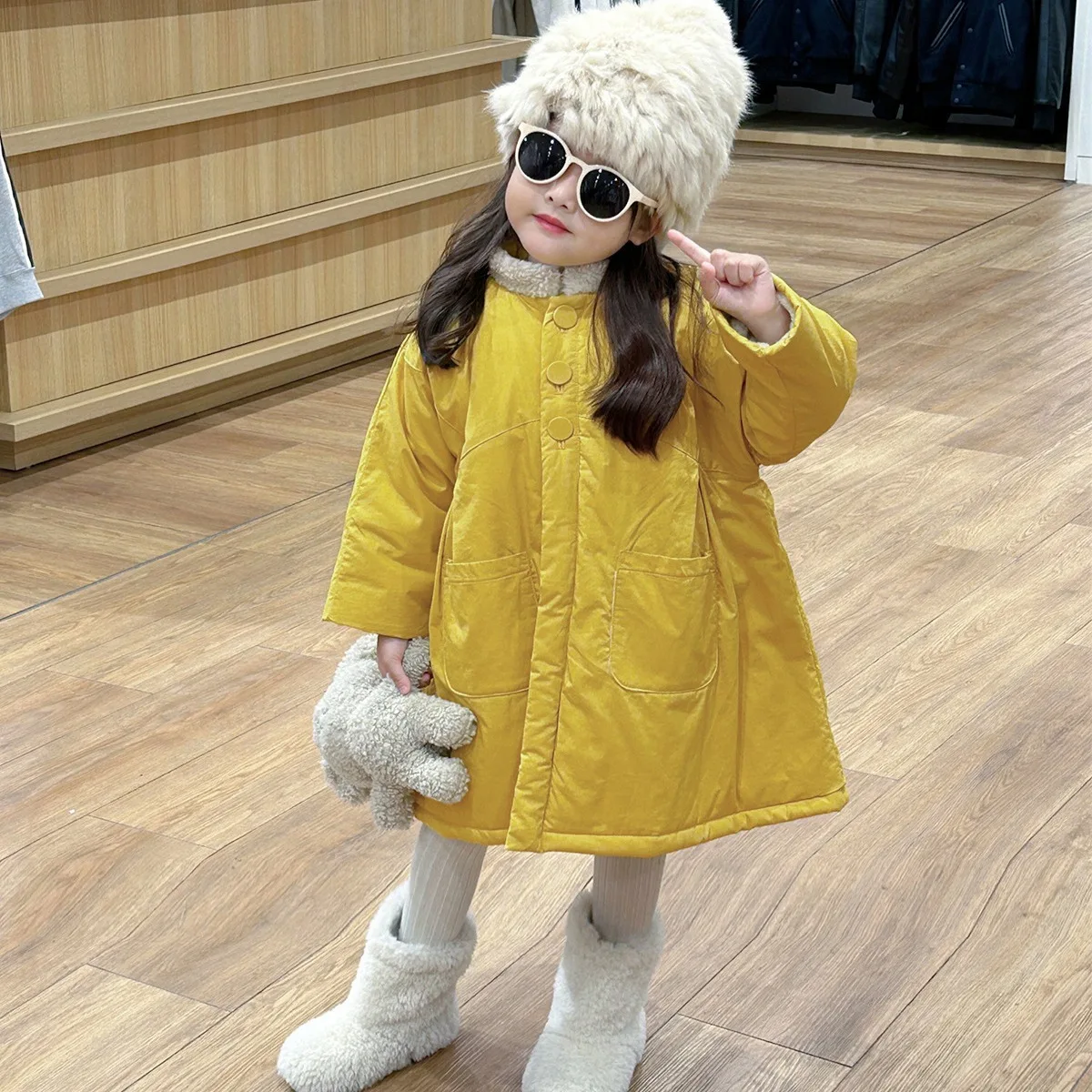 

Girls' thick medium to long cotton coat with added fleece, winter new style for baby girls, warm and windproof coat, windbreaker