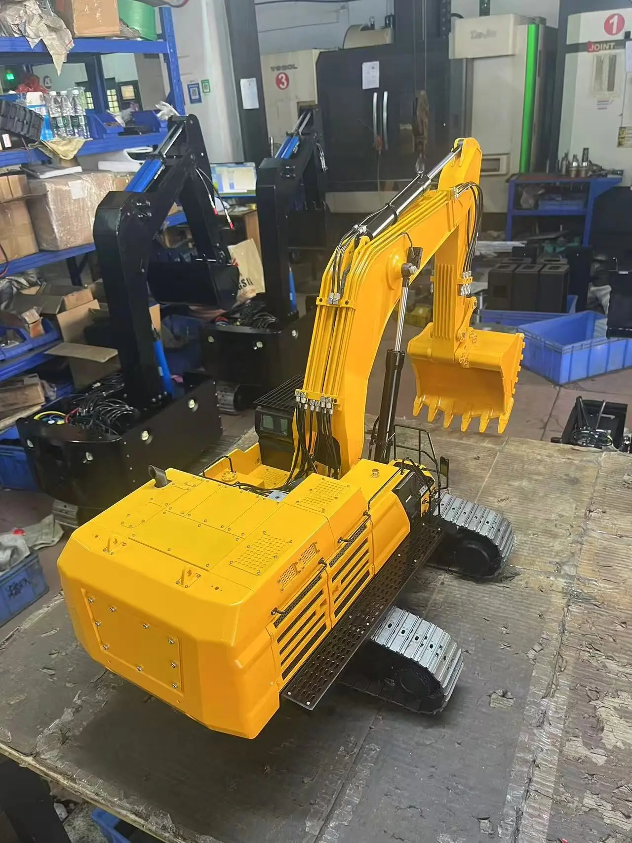 Excavadora hidráulica RC 395F de Metal 1/12, excavadora con Control remoto, bomba Dual RTR, máquina pesada, Radio ligera, válvula de 6 canales, camiones, modelo de coches