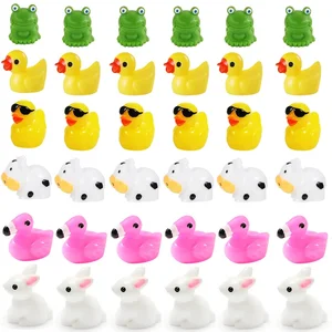 50pc mini patos de resina mini ranas, vacas, mini resina patos de flamenco, mini patos de resina con gafas para la decoración del hogar de jardín de artesanía de bricolaje 10 mejores juguetes de vacas en miniatura de ventas - №6