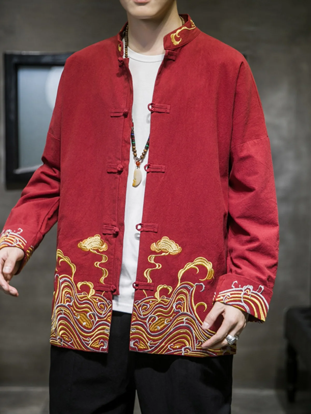 

Новая мужская куртка-жакет в китайском стиле с красной вышивкой и ретро-пуговицами, весенняя верхняя одежда в стиле Ханьфу, старинный костюм