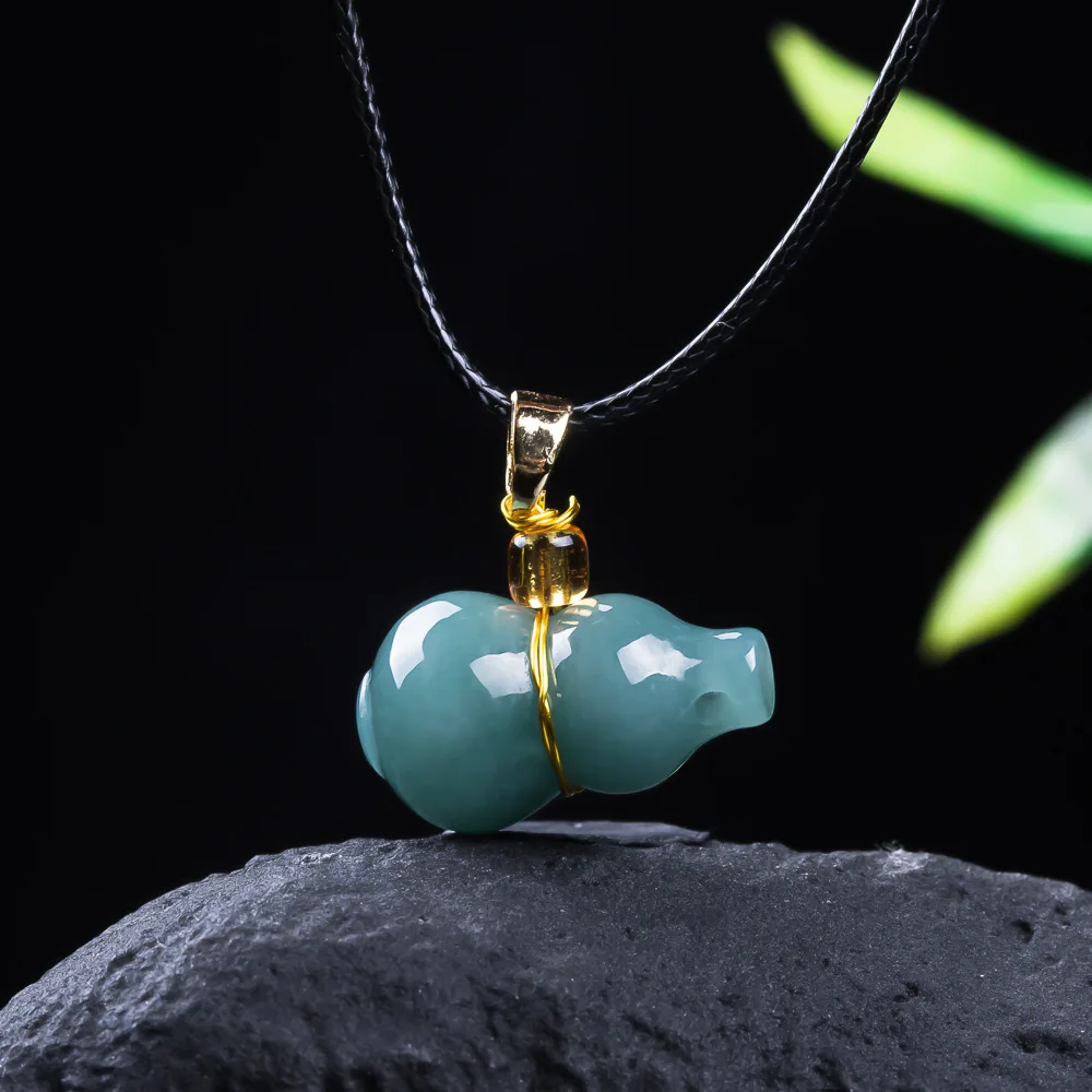 

Natural Emerald Blue Water Hyacinth Exquisite Necklace Pendant Fashionable Ladies Exquisite Personalized Accessories Gift