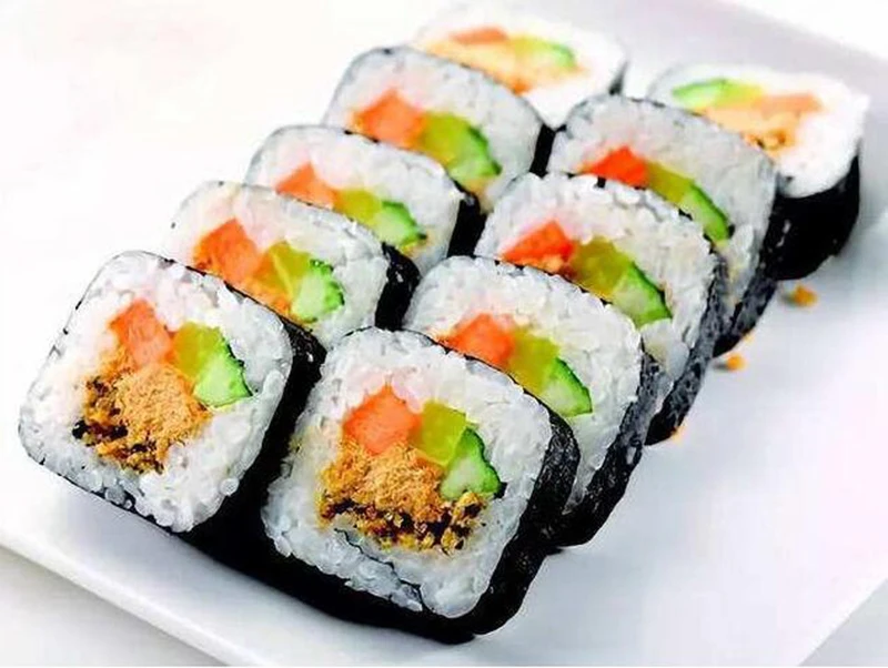 Macchina per la produzione di rotoli di sushi quadrati rotondi commerciali Macchina automatica per palline di riso alle alghe Macchina per sushi giapponese