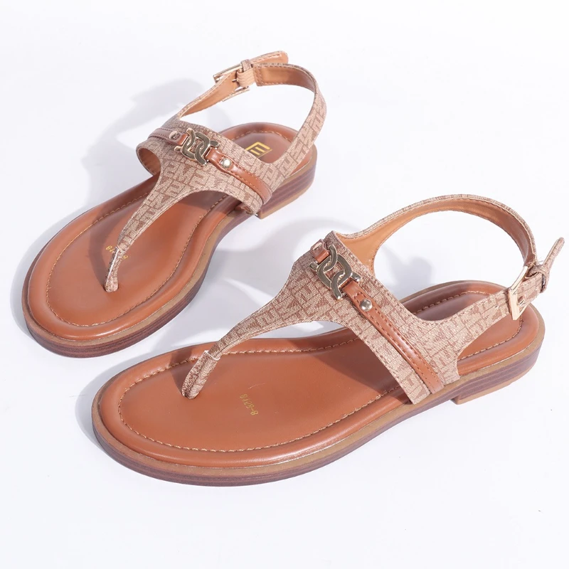 

Metal Chain Design Split Toe Flat Sandals for Women Summer Buckle Round Toe Flip Flops Fashion Designer Brand Beach Shoes Ladies