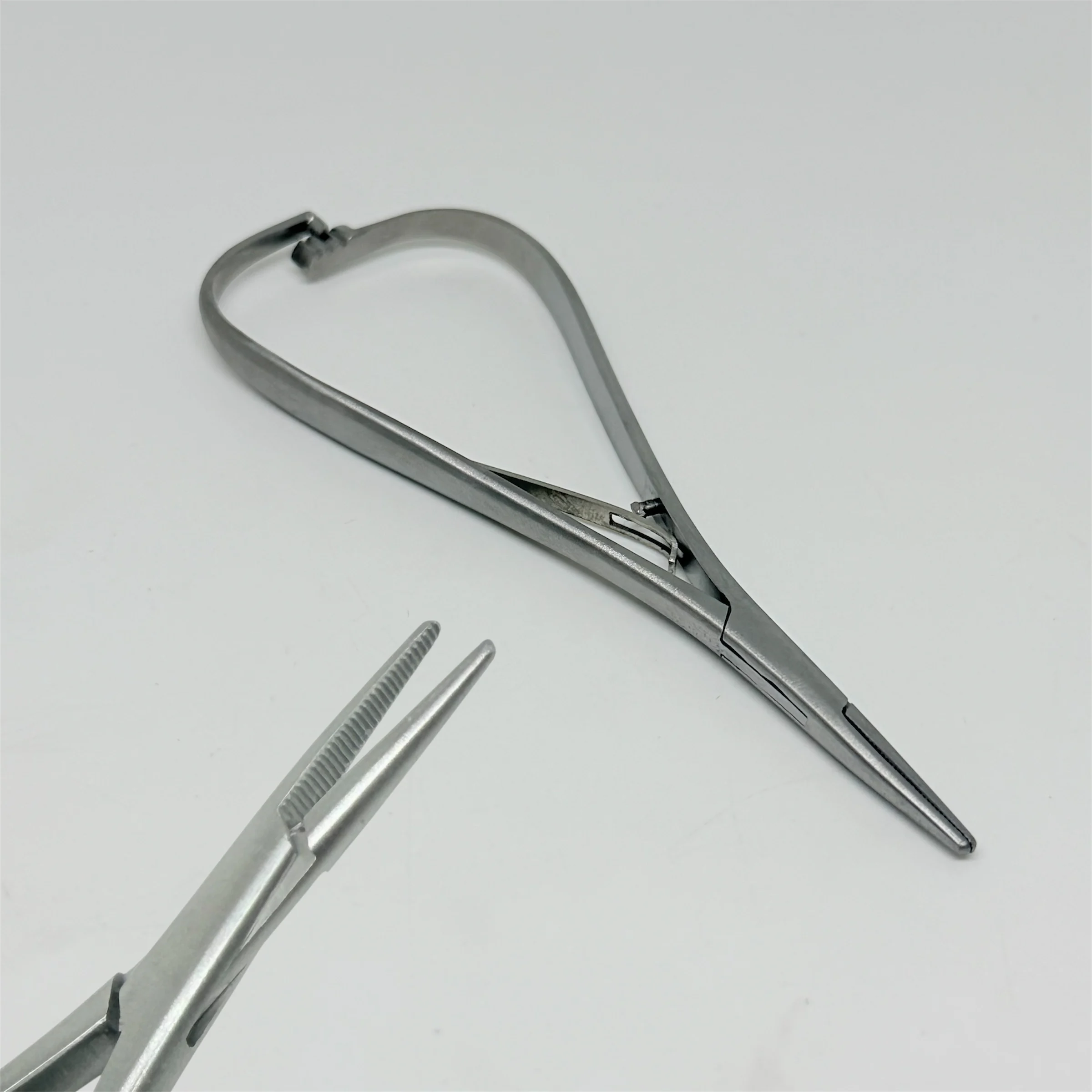 Denilk 1pc Mosquito Dental Orthodontic Plier Ligature Tie Holder Elastic Placement Dentistry Basic Instrument Tool for Dentists