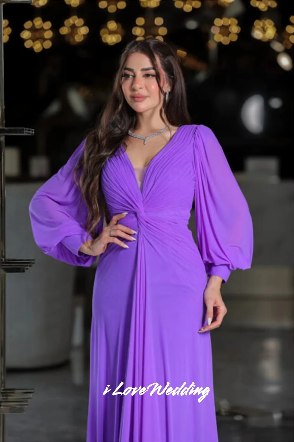 فساتين سهرة خضراء على شكل حرف v 2025 شيفون كم طويل على شكل حرف a طول الأرض فستان حفلة موسيقية مطوي فساتين حفلات الزفاف حسب الطلب