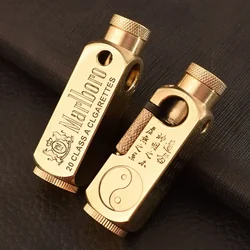 Briquet de Luxe en Laiton en Forme de Tranchée Robuste, avec Motifs Hexagonaux Gravés au Laser, Briquet Créatif Rétro Personnalisé