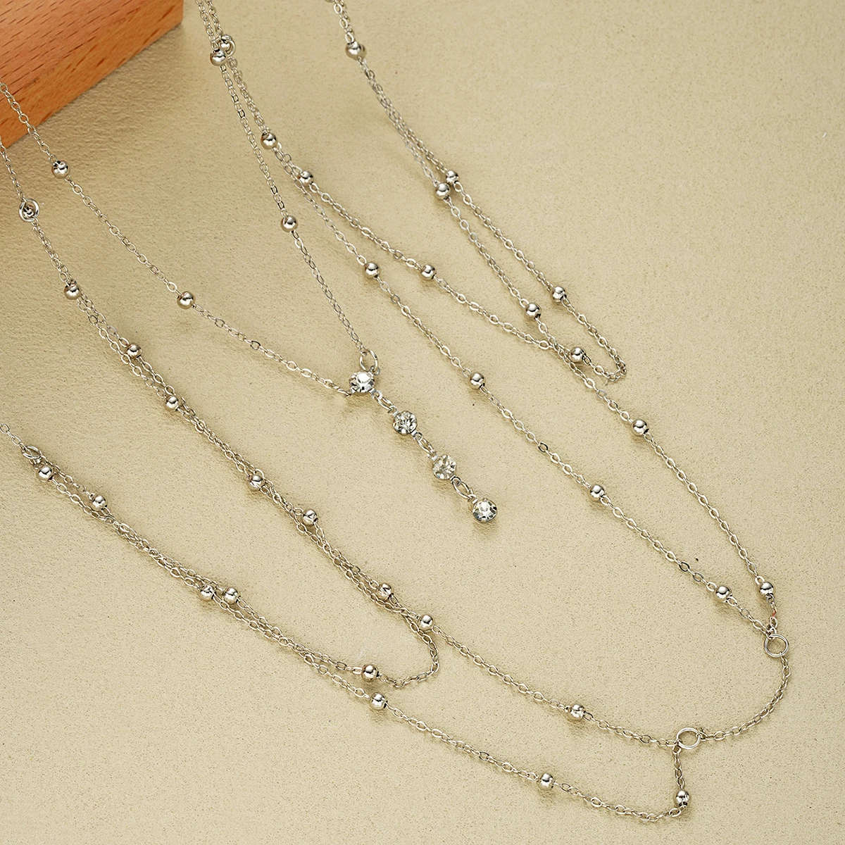 خمر فضي اللون مطرز كريستال الصدر سلاسل بسيطة متعدد الطبقات بيكيني للشاطئ مجوهرات للجسم جديد الإناث الصيف الثدي سلسلة 2025