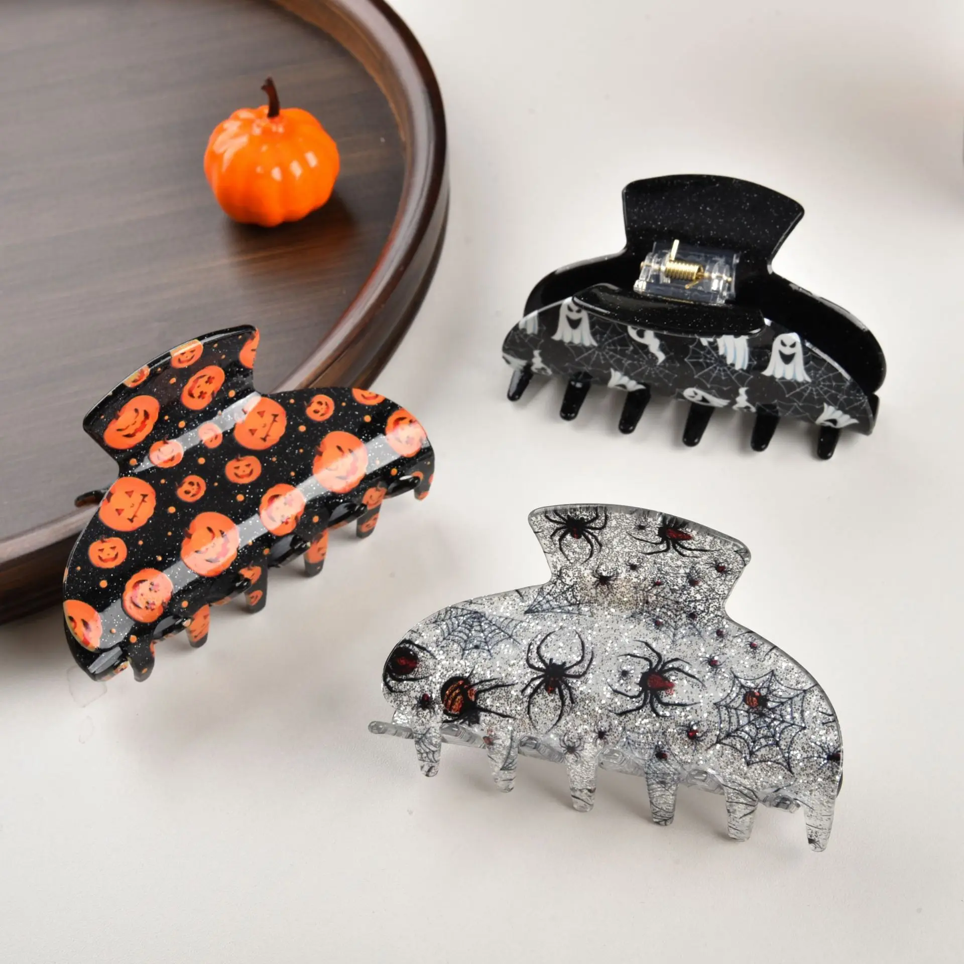 DuoShang New Style Halloween Pumpkin Ghost Spider Acrylic Hair Claw Light Luxury Halloween Claw Clip for Women Hair Accessories