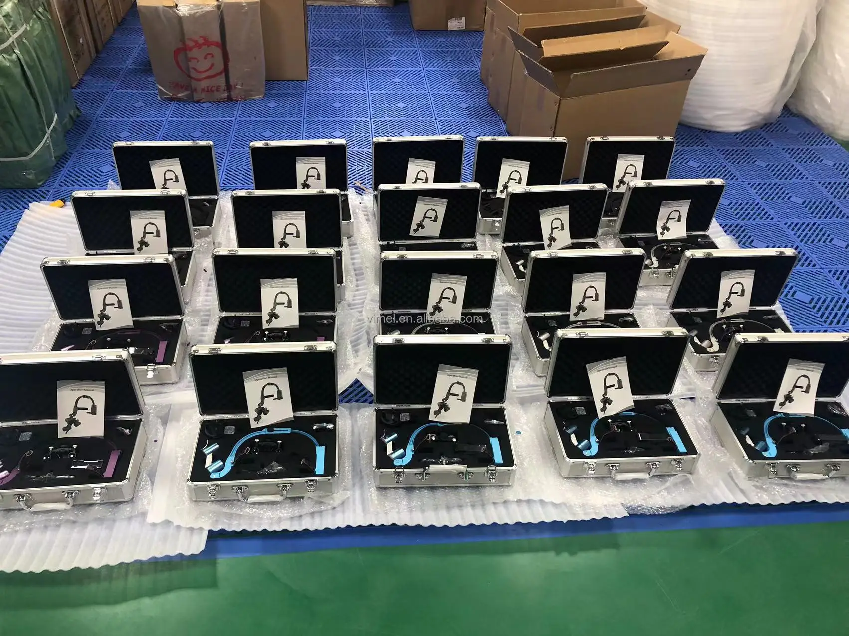 OEM 2.5X 3.5X Dental Headlamp Medical Loupes Magnifier Wireless Surgical Headlight  For Dental Operation Factory Supplier