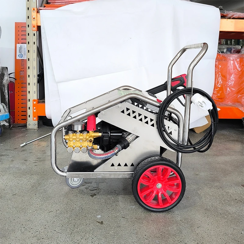 معدات التنظيف الصناعية الجديدة 140BAR/12L عالية الكفاءة مع ميزات المضخة القوية ومكونات التنظيف الصناعية