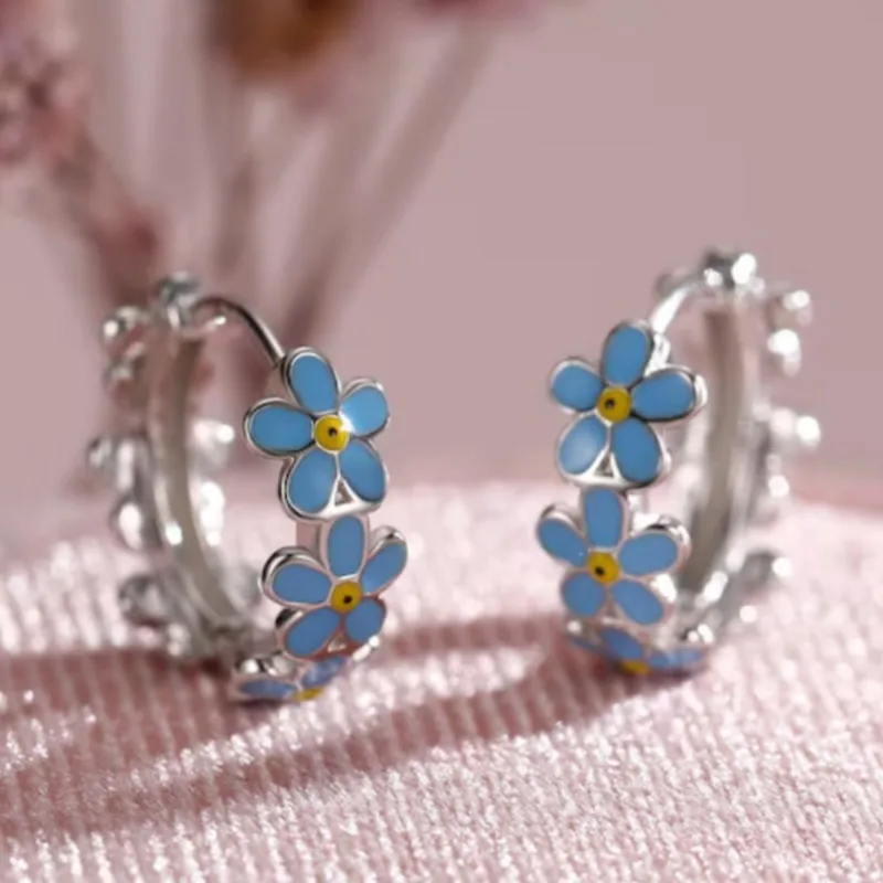 Elegant Delicate Imitation Enamel Floral Silvery Hoop Earrinsg for Women Fashion Temperament Festival Anniversary Jewelry Crafts