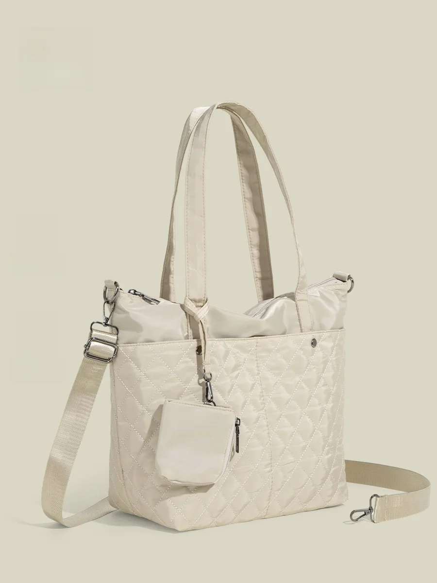 

Новая женская сумка-кроссбоди Lirabunny из нейлона с алмазной отделкой, повседневная универсальная сумка для поездок на работу, модная и высококачественная.