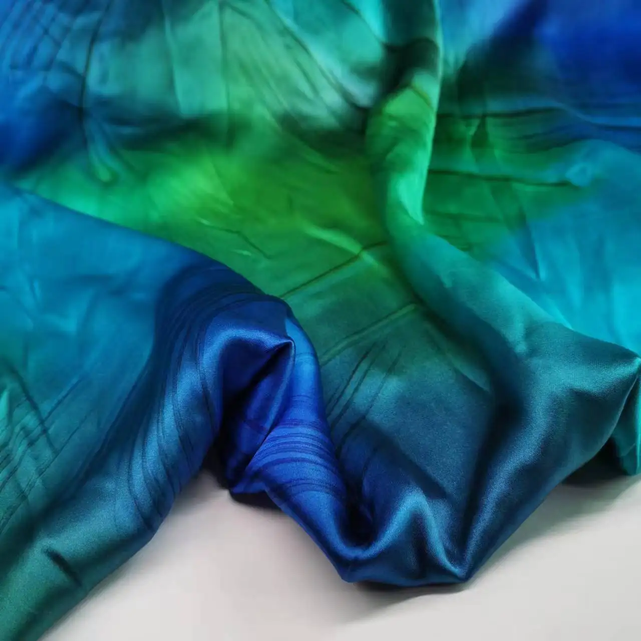 On Sale 17mm 100% Silk Charmeuse Soie Ombre Fabric Glossy Gown Dress Breathable Material