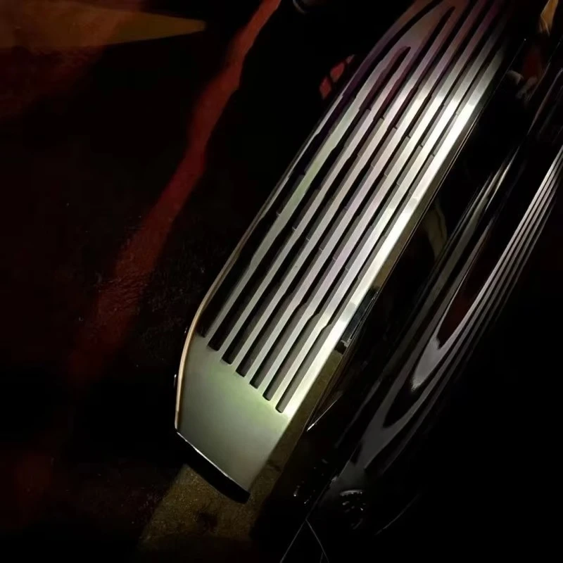 

Electric side pedals with lights changed to style