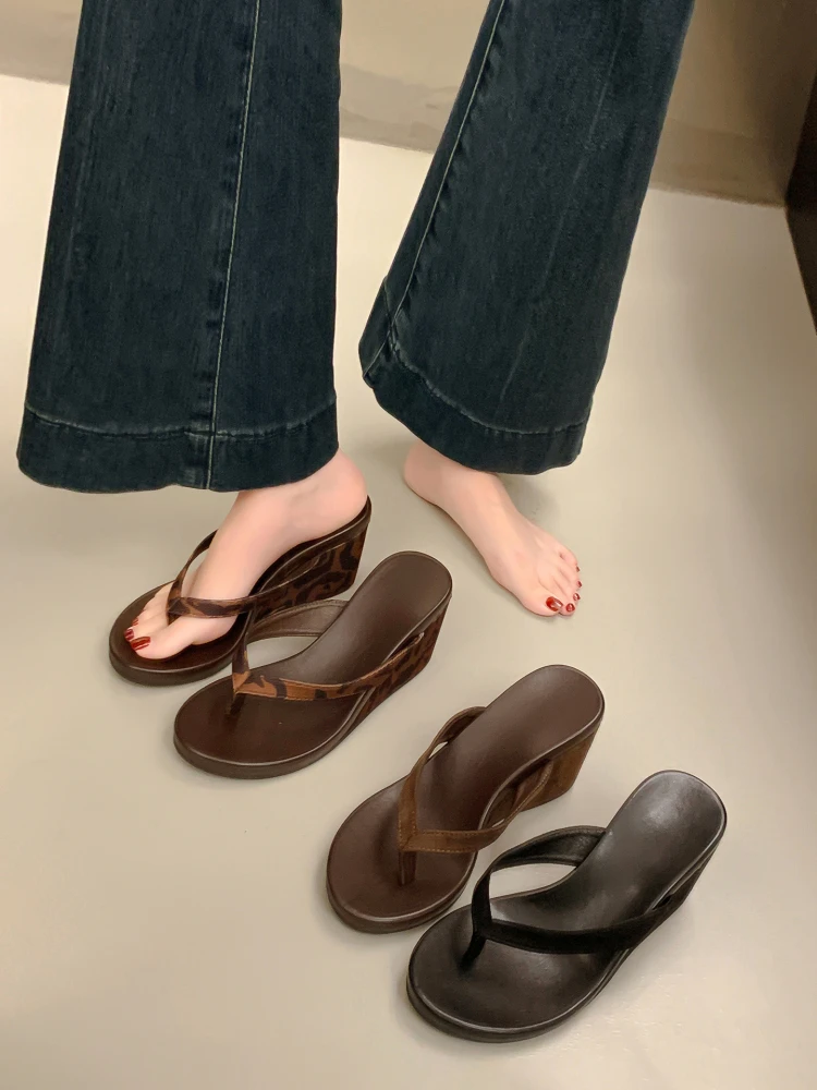 Elevated 8CM round Head Wedge Heel Thong Slippers Women Summer Outdoor Beach High Heel Cool Drag Shoes Comfortable Leopard Pa...