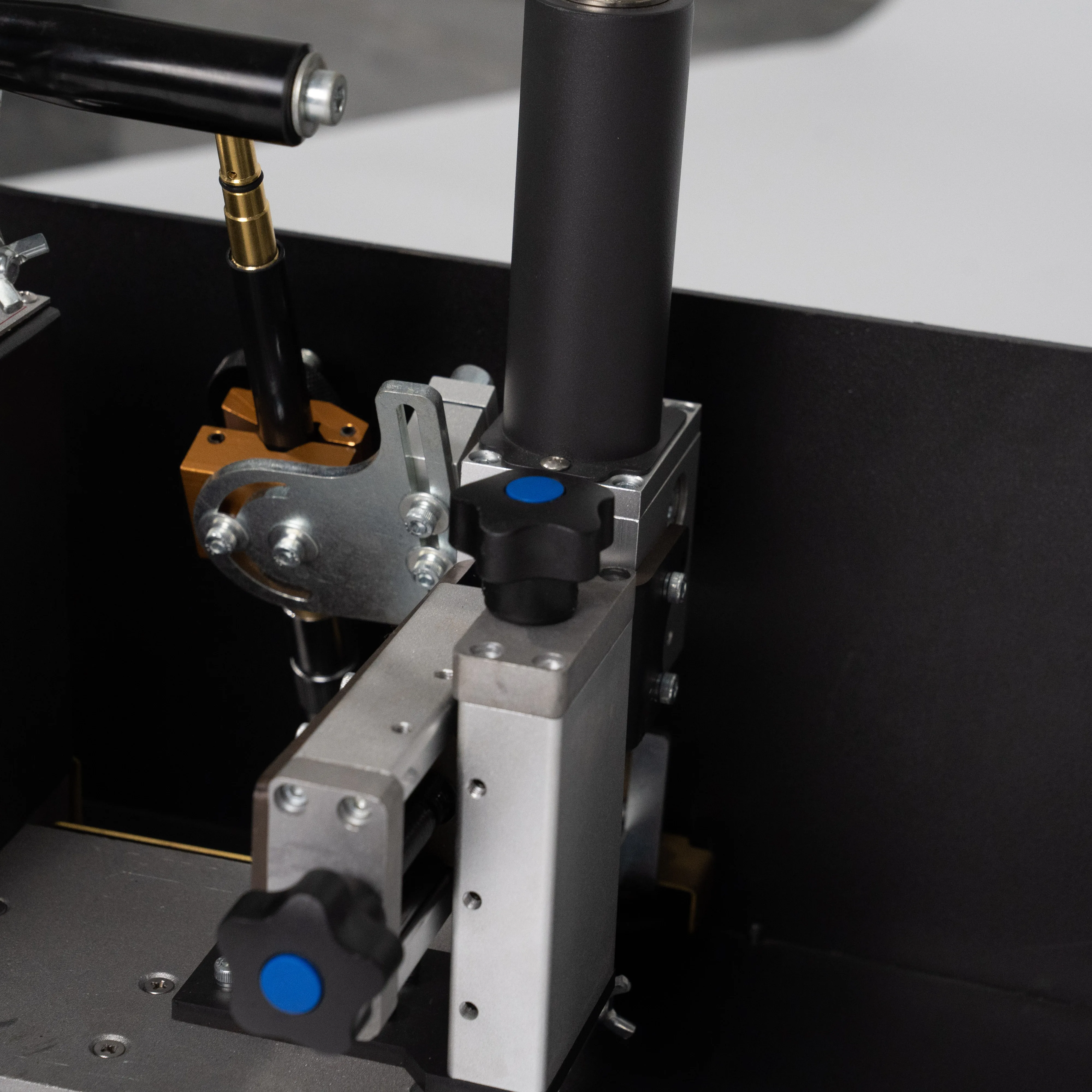 

New Welding Robot Trolley With Four-Wheel Drive-Time-Limited Spot Welding Car