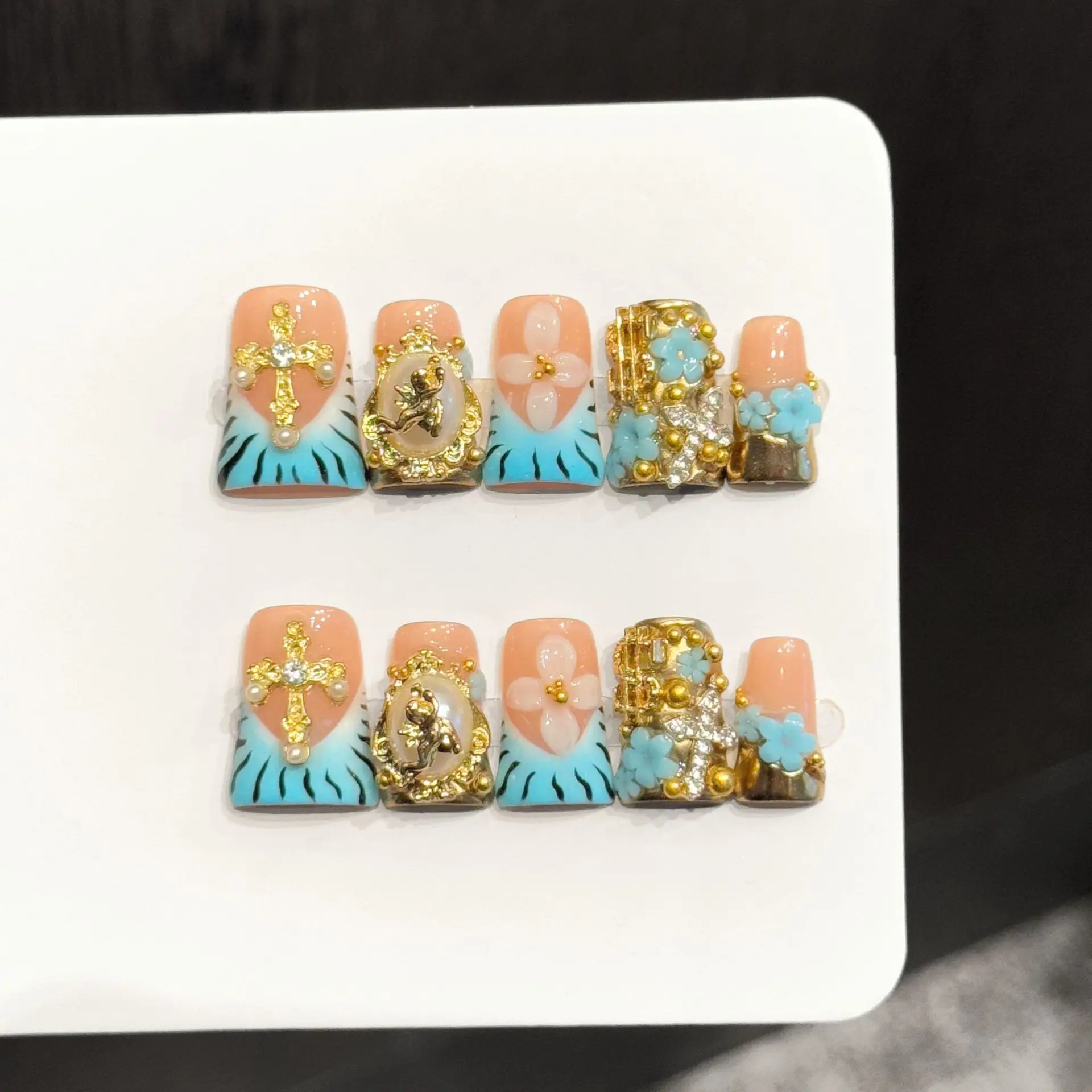 10PCS Duck Handmade Press On Nails,Retro Gold Jewelry With Blue Patterns,Suitable For Festivals Parties And Daily Wear.