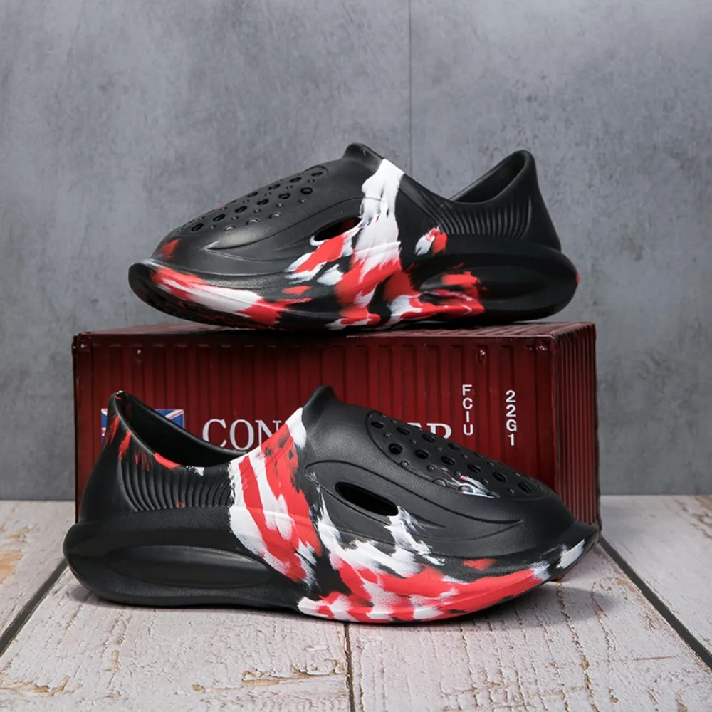 

Новые летние креативные мужские уличные сандалии с камуфляжным принтом и перфорацией, модные дышащие шлепанцы-вьетнамки для вождения, слипоны из ЭВА