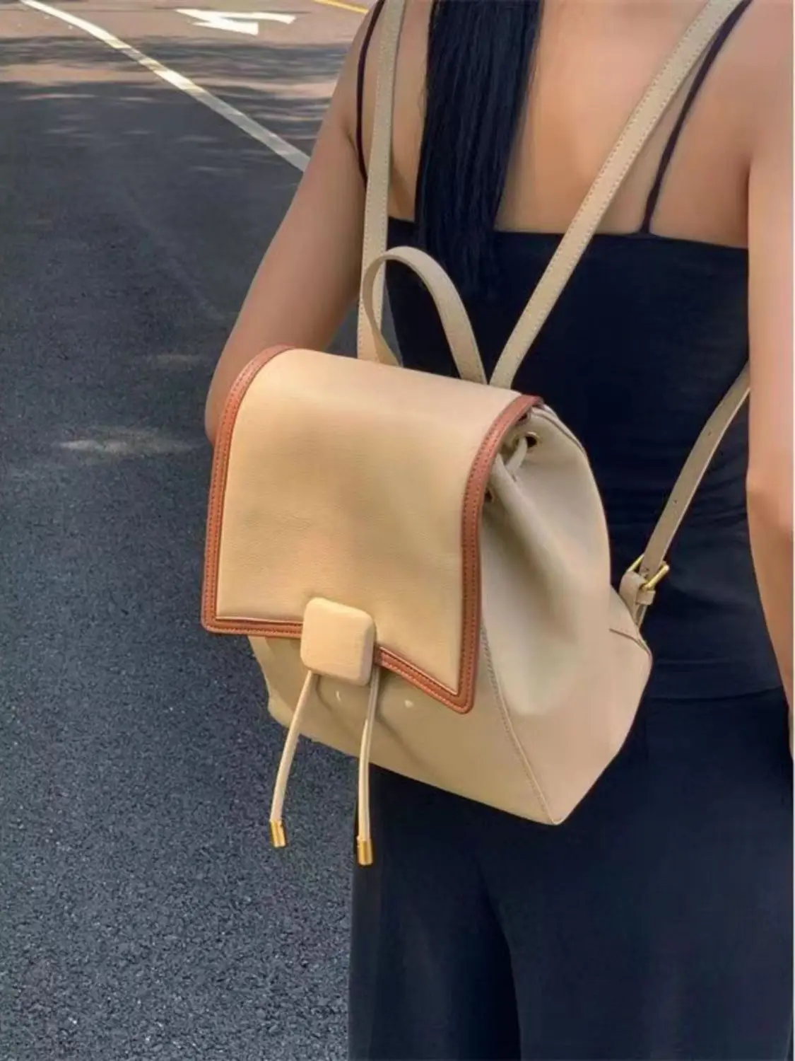 Spring and Autumn Leisure Versatile American High End Style Color Contrasting Simple Handheld Backpack