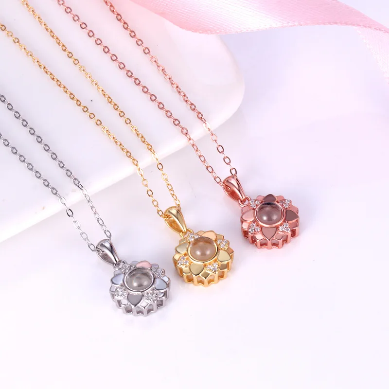 

2024 Fashion Personalized Picture Necklace for Women Customized Photo Projection Necklace Flower Pendant Necklace Memorial Gift