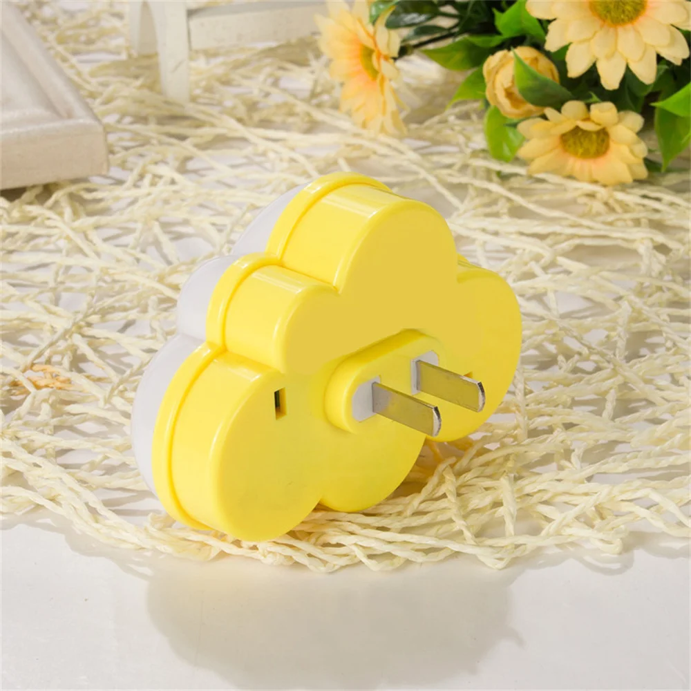 Us Plug Cloud Creative Light Control Night Light Induction Wall Lamp Four-Leaf Clover Colorful Night Light Ce Certification