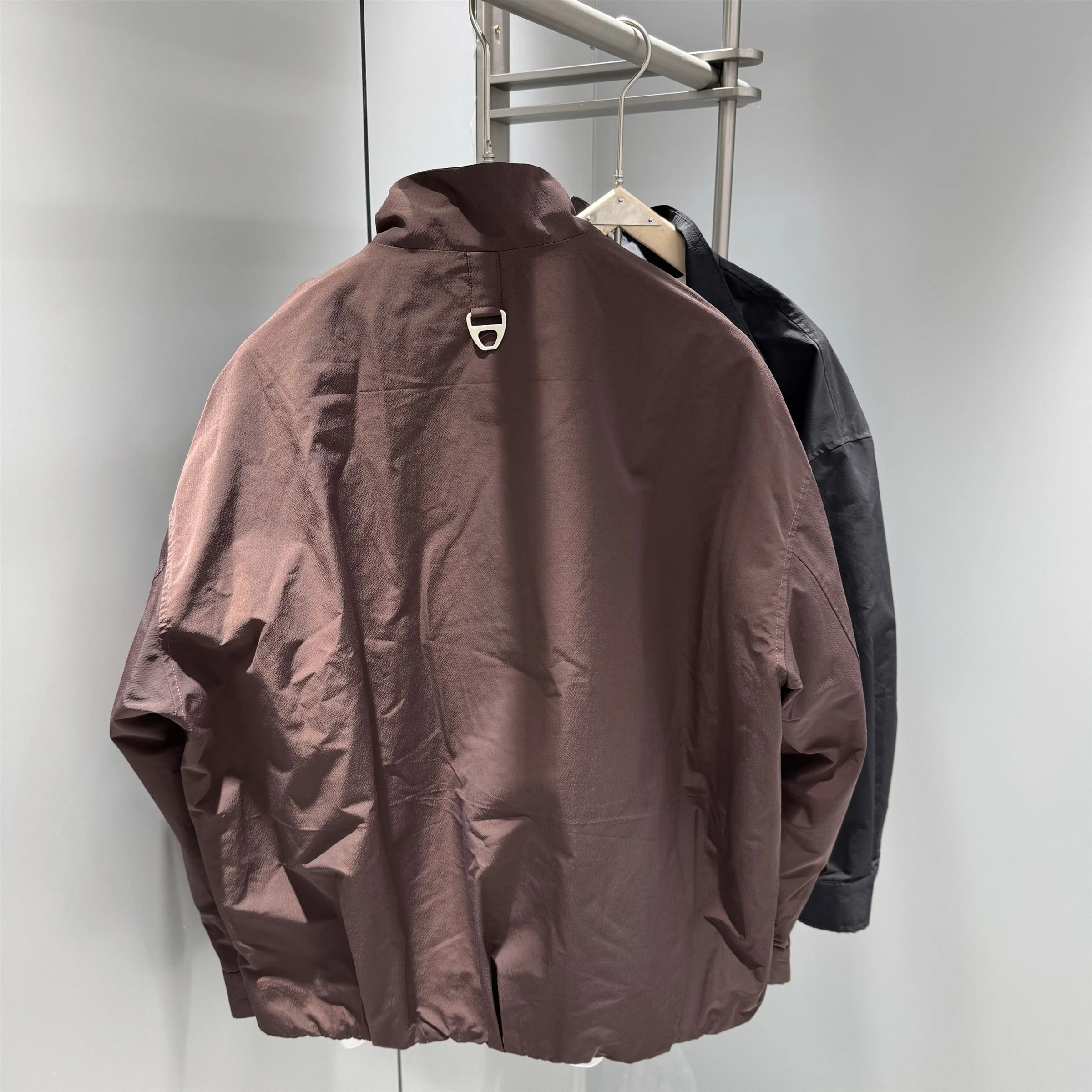 

Весенне-осенняя модная однотонная повседневная тонкая мужская куртка с отложным воротником в американском стиле Хайме Верхняя одежда