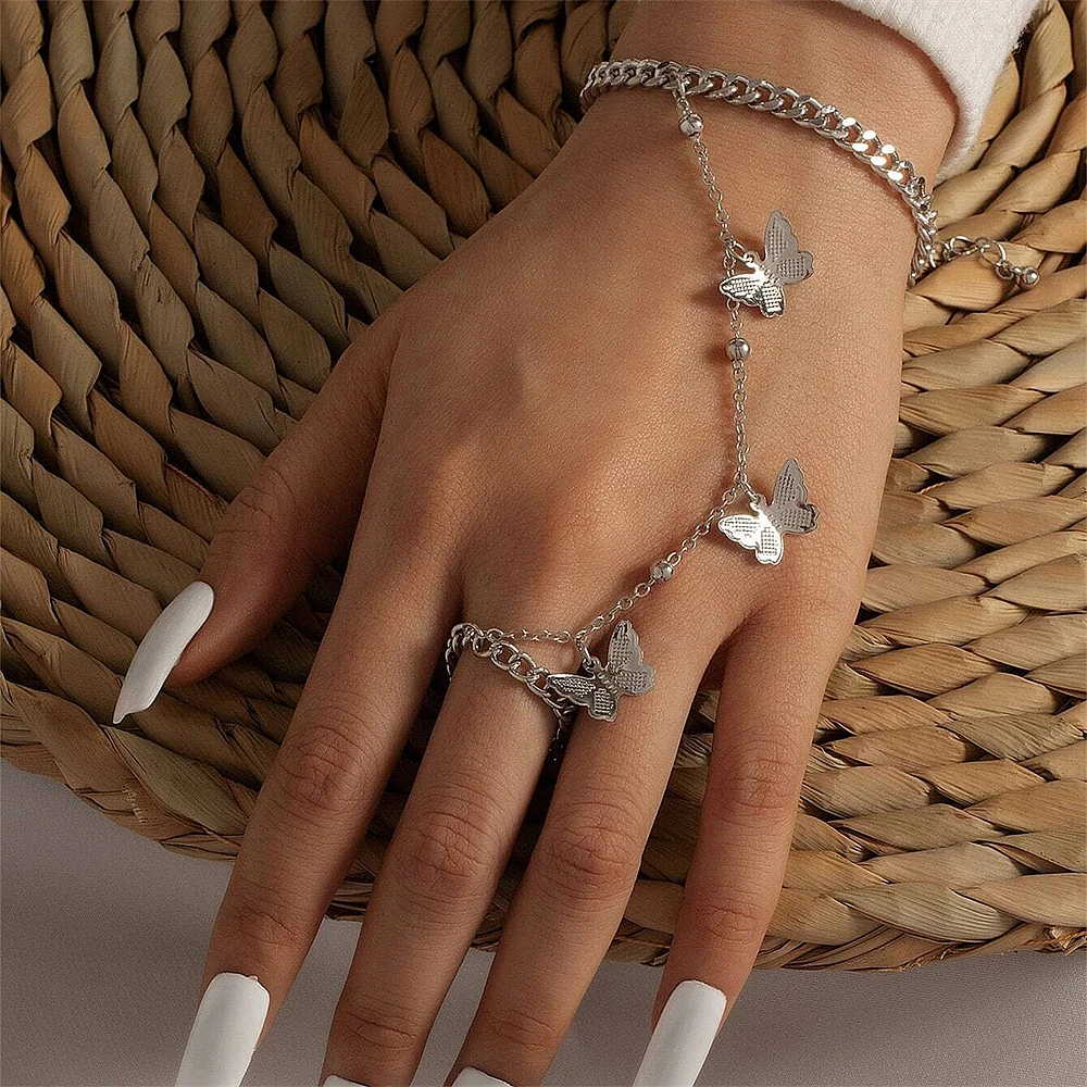 Retro Butterfly Chain Attached Wrist Bracelet for Women Linked Finger Ring Bracelets Fashion Aesthetic Jewelry Accessories