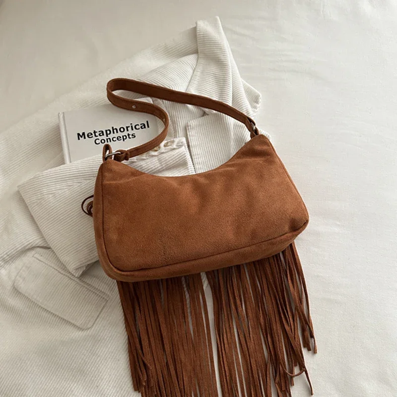 Lange Quasten-Nieten-Schultertasche, Damen-Umhängetasche mit Metallnieten-Design und Fransen, Vintage-Handtasche in Unifarben für Herbst und Winter – Detail 5