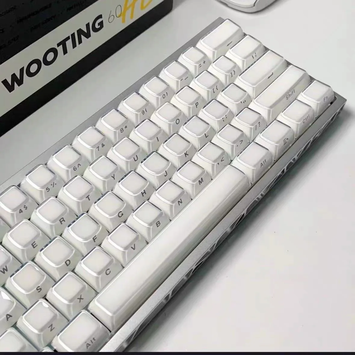 Crystal jelly side engraved keycap 136 key small full key PC two-color injection molding ice crystal wooting mechanical keyboard