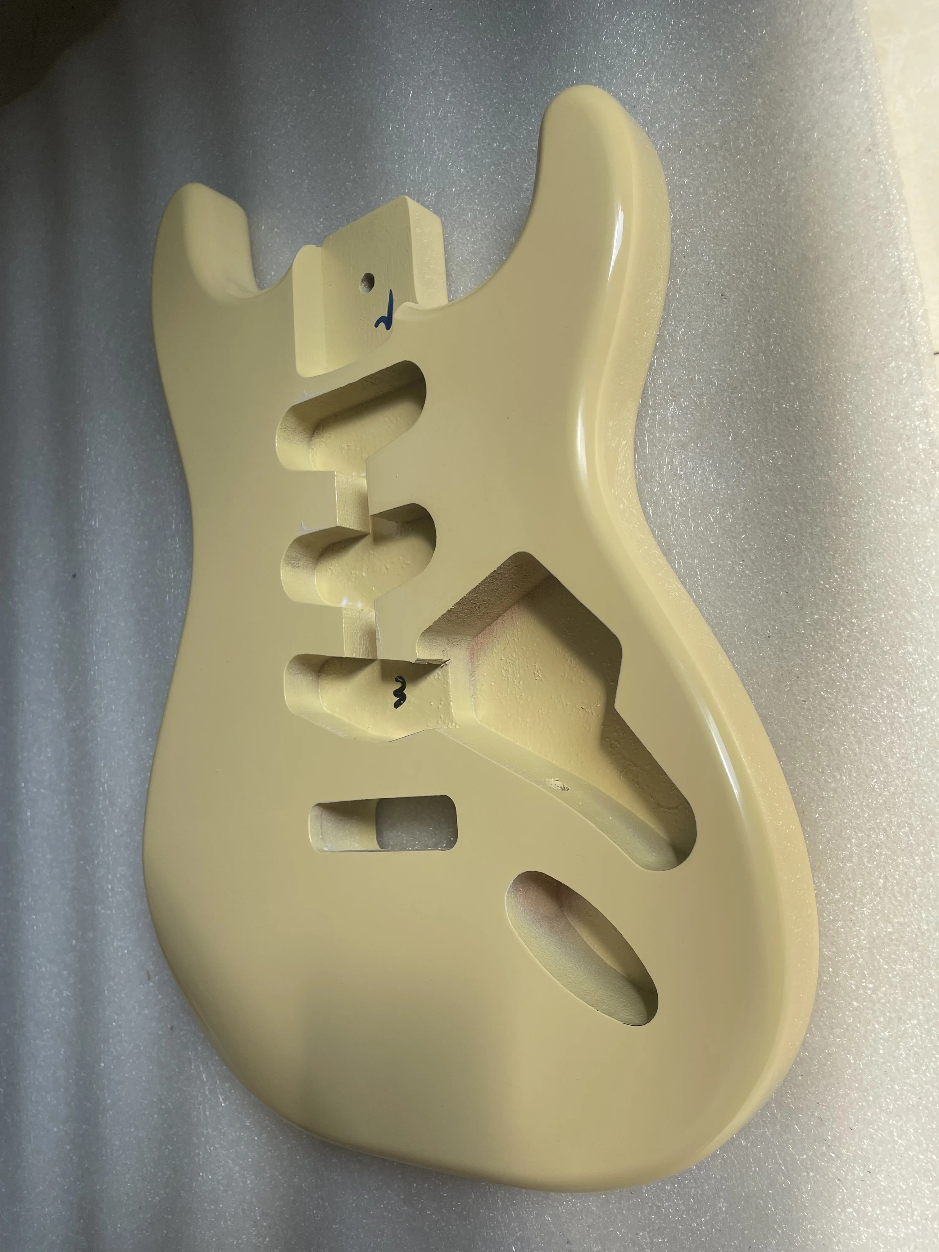 Customized High Quality Electric Guitar Body Unfinished Polar Blank Guitarra Barrel Replacement for ST Guitar Luthier DIY Part