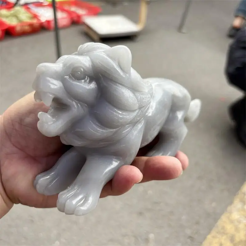 

Natural Jade Lion Carving Animal Statue Quartz Healing Energy Gemstone Crafts For Christmas Gift 1pcs