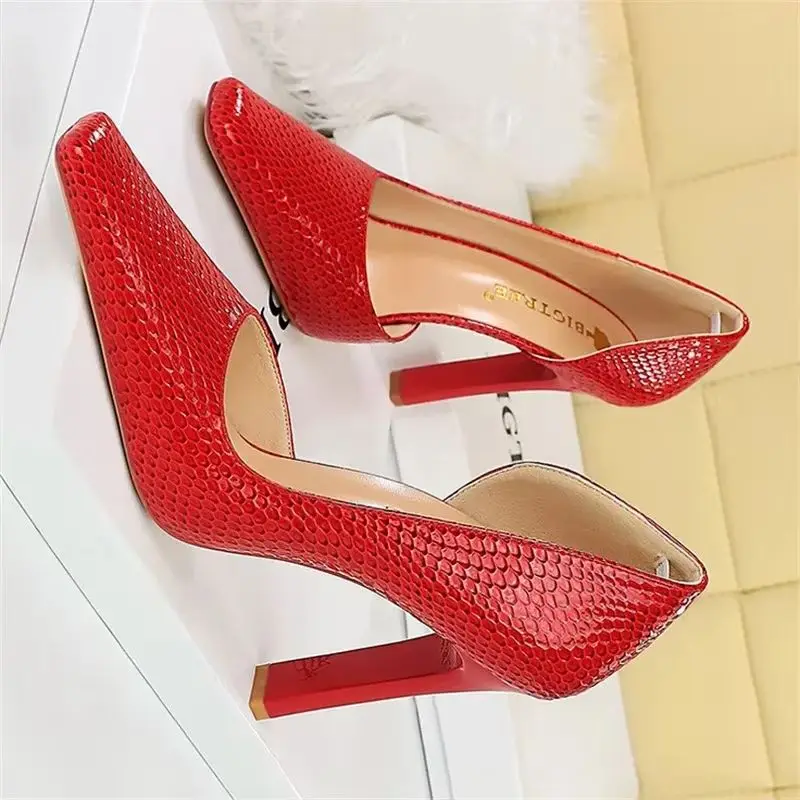BIGTREE Fashion Sexy Snake Patterned Patent Leather Thick Heels Shallow Cut Square Head Side Hollow-Out Stripper Party Heels