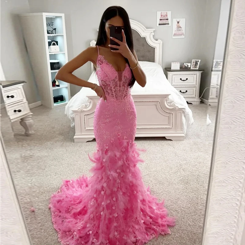 

Luxury Pink Feather Prom Dresses Sexy V Neck Straps Sheer Top Mermaid Beading Appliques Evening Formal Gowns 2024