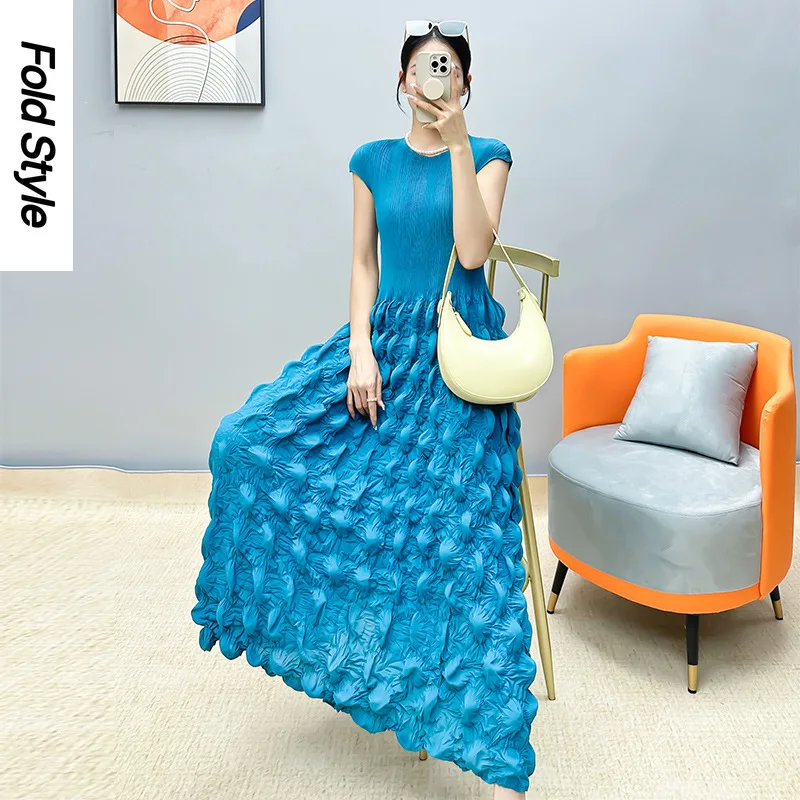 

Three Mansion Dress New High End Design Sense, Small and Fashionable Slim Fit, Folding, and Age Reducing Mid Length Skirt