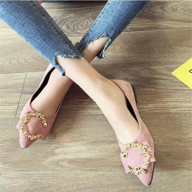 Spring New Pointy Flat Sole Single Shoe Women Metal Decoration Casual Women Shoe Set Foot Bean Shoe Wholesale