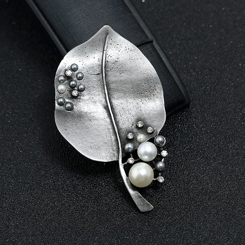 Women Girls Silver Color Flower Leaves Pearl Enamel Pins Brooches Classic Vintage Plant Series Badges Corsage Cloth Coat Jewelry