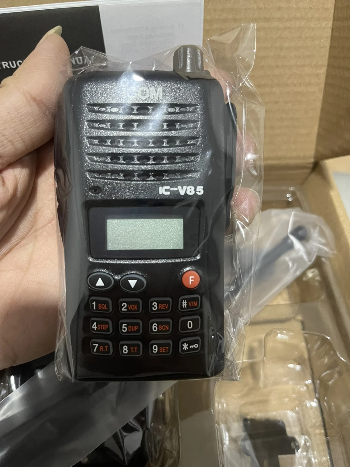 IC-V85 Walkie Talkie maritim, Walkie-Talkie, Port VHF, perahu pancing genggam, Handset daya tinggi, mengemudi mandiri, nirkabel