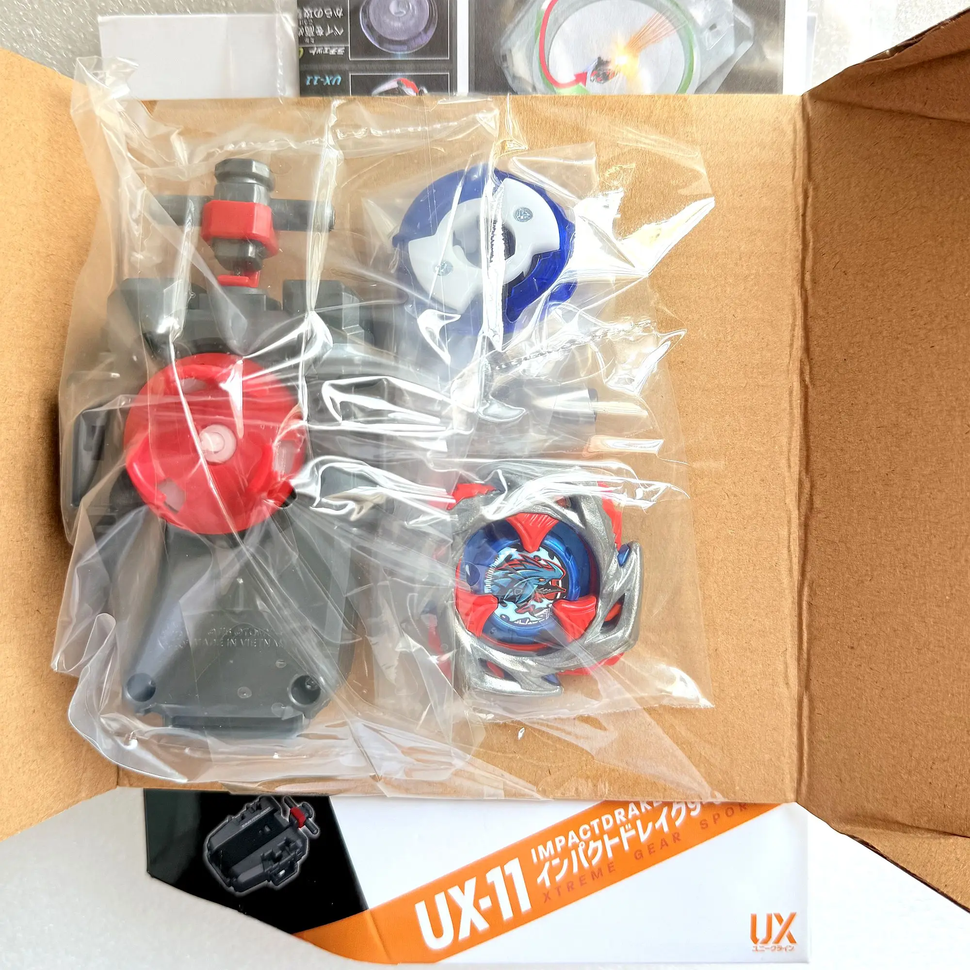 

GENUINE TOUPIE BEYS UX-11 Battle X Starter IMPACT DRAKE9-60LR NEW With original packaging set