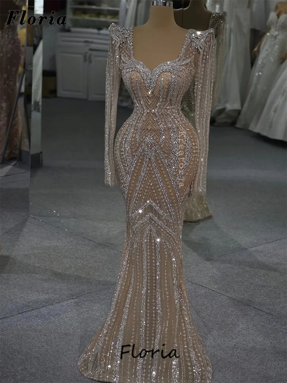 

2026 Champagne Mermaid Prom Dresses Long Sleeves Beading Pageant Evening Dress Customized Diamonds Dubai Wedding Party Gowns