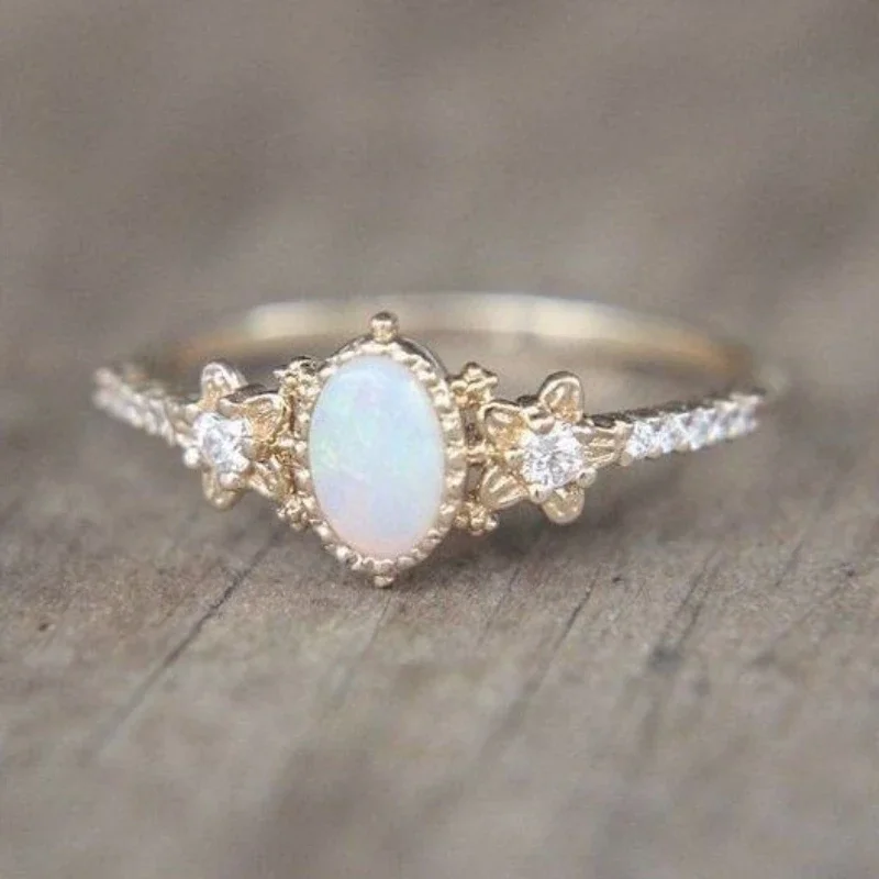 Women's Fashion Simple and Elegant Round Opal Ring