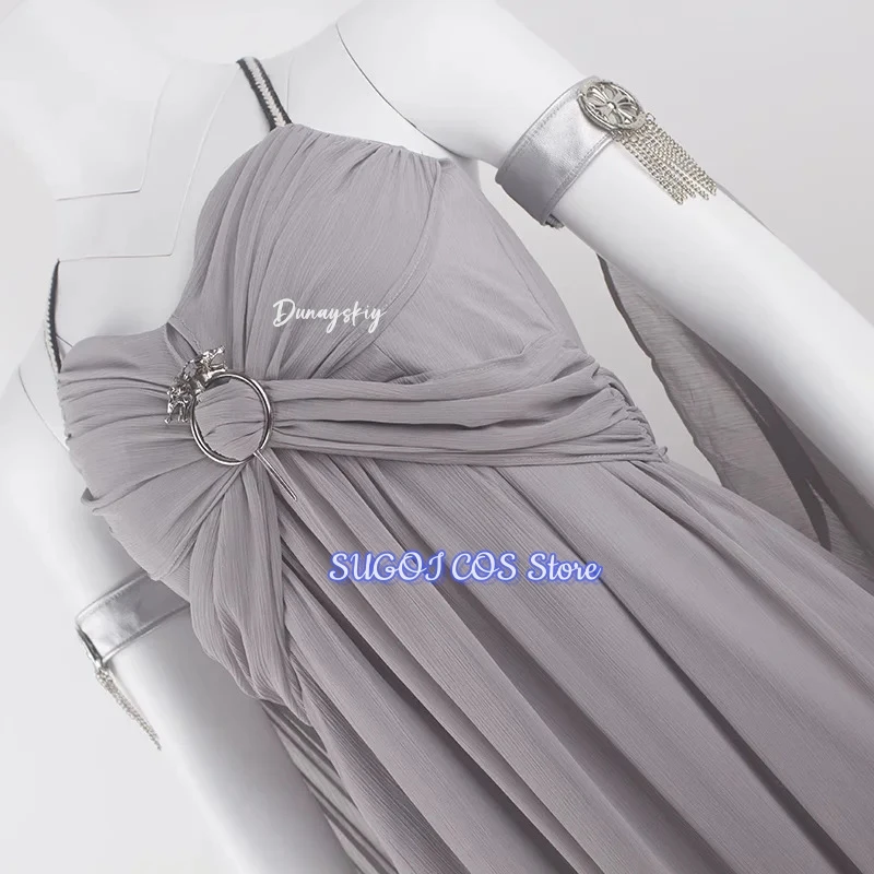 أزياء الملكة دانيليس التأثيرية للنساء من القرون الوسطى فستان ذيل طويل رمادي اللون مطوي أنيق بدون أكتاف فساتين سهرة تمويه