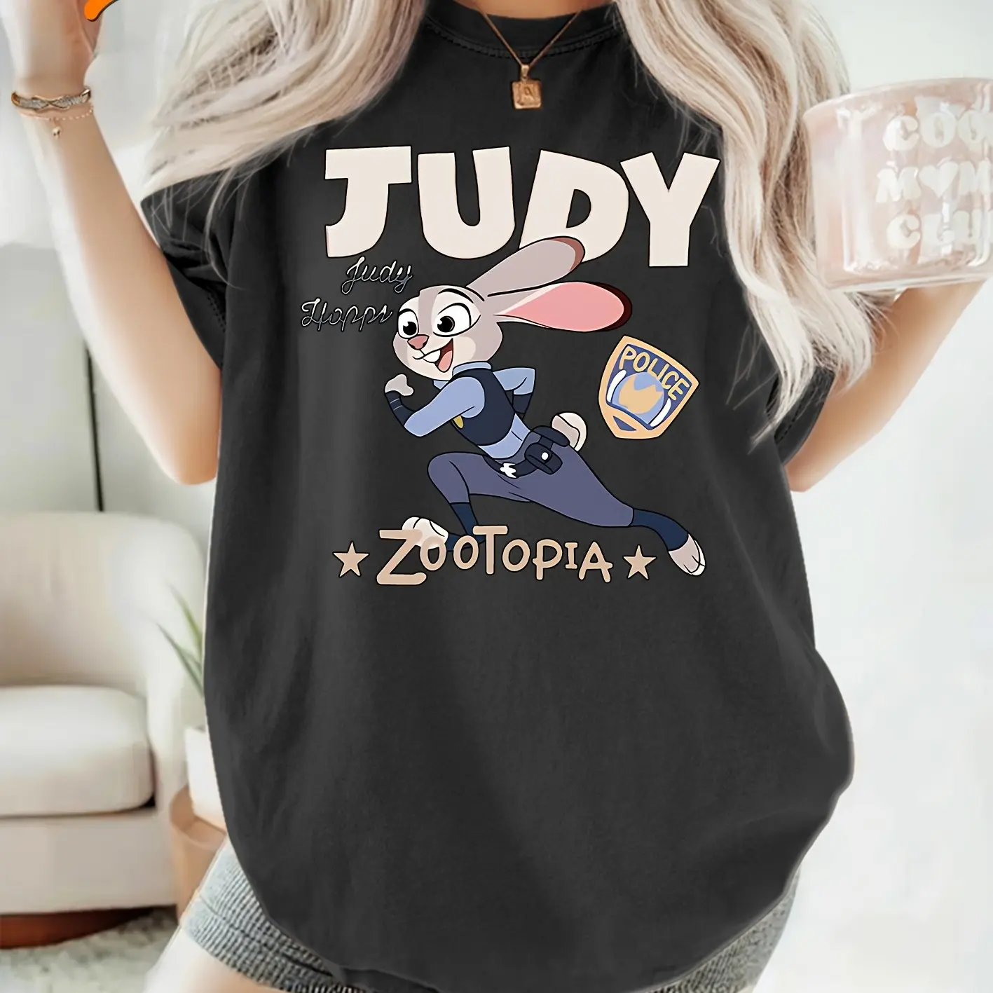 تي شيرت ديزني الرسمي Judy Hopps Zootopia Police Pattern - قميص ناعم رمادي فاتح برقبة دائرية وأكمام قصيرة، فستان كاجوال