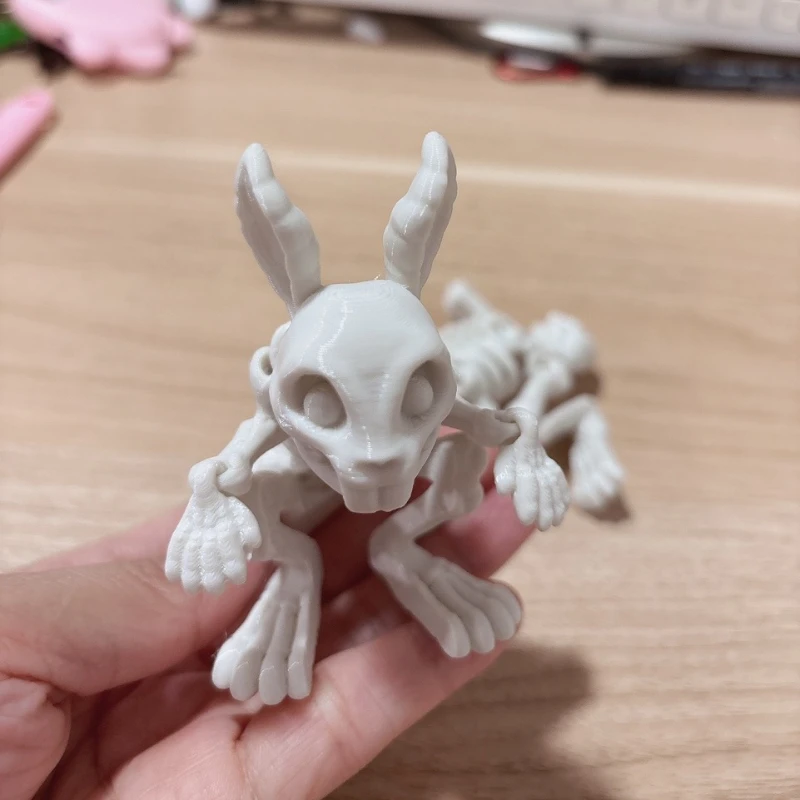3D-gedruckte Totenkopf-Kaninchenstatue, bewegliche Skelett-Kaninchen-Ornament, Tier-Themen-Ornament, Heim- und Büro-Desktop-Dekoration, geeignet für Halloween, Tag der Toten, Weihnachten und Ostern,
