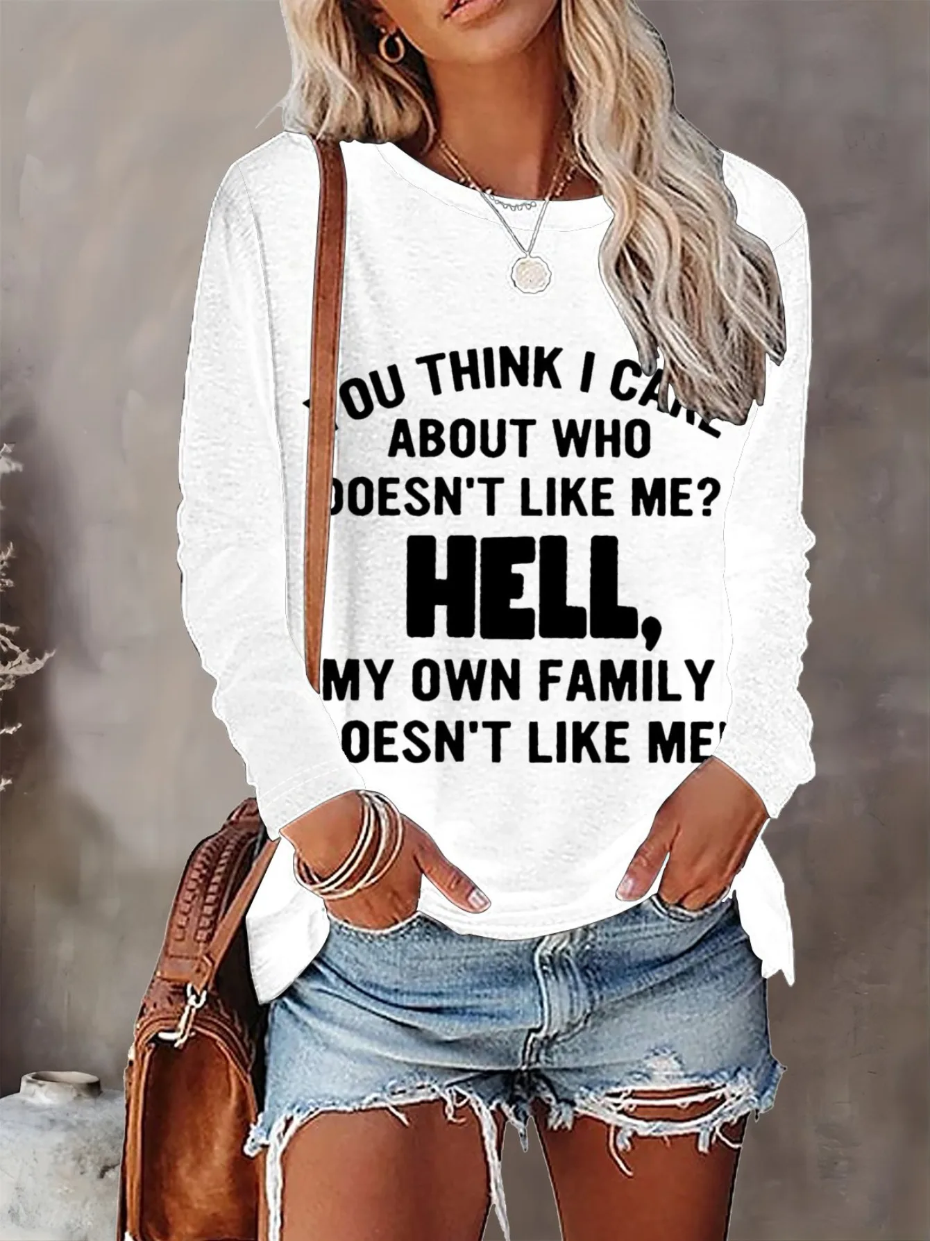 

Long Sleeve Crew Neck T-Shirt