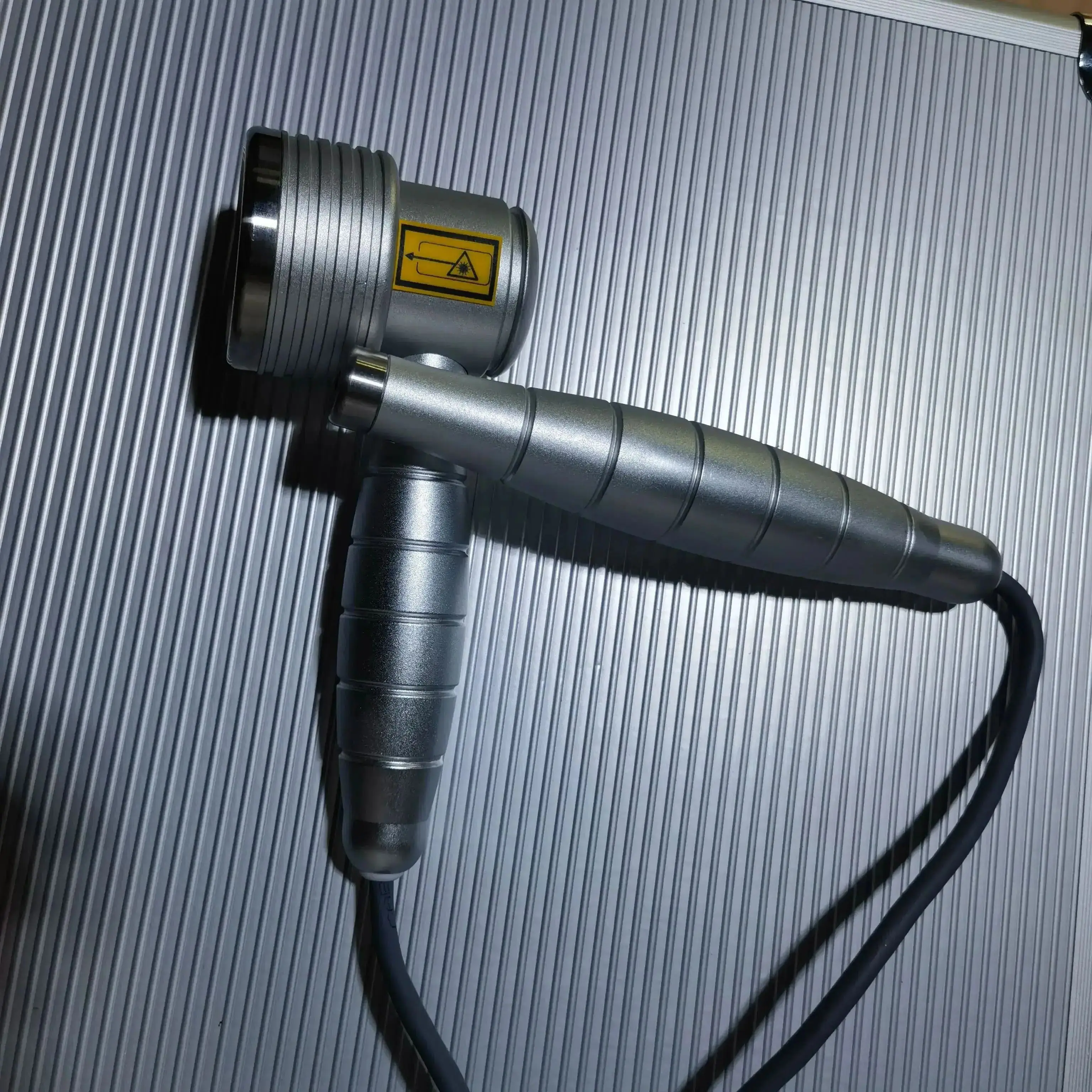 

Лазерное устройство для лечения хронической боли, бурсита, невропатии, 16 диодов, двойная длина волны, 1064 нм, физиотерапия LLLT