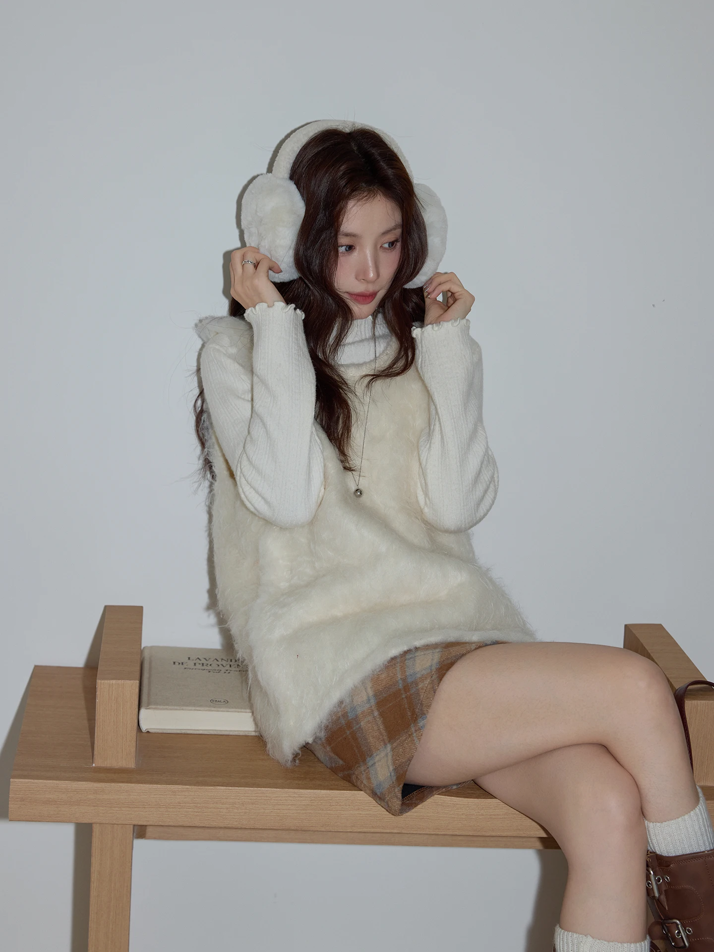 

CaoCaoJia Women's Plu Vest U-Ne Svel Loose Casual Spring 2026 Faion Outerwear Comfortable Nylon Wool Blend