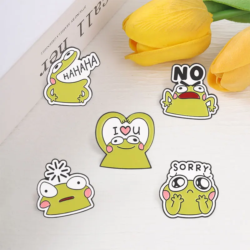 Lustiger Cartoon-Frosch-Emoji-Emaille-Pin: Süßer Frosch „Ich liebe dich“ Herz-Gesten-Brosche für Taschen und Revers – Schmuckgeschenk für Freunde – Detail 7